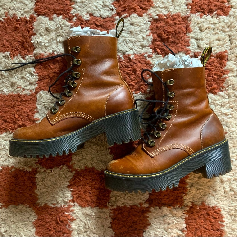 Dr.Marten brown Leona boots || 7